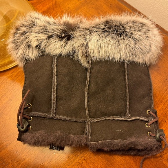 NWT Shearling and Rabbit Fingerless Gloves - Picture 5 of 5